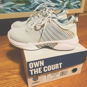 K-Swiss Hypercourt Supreme Women’s Tennis Pickleball Shoe SIZE 7 BarelyBlueWhite